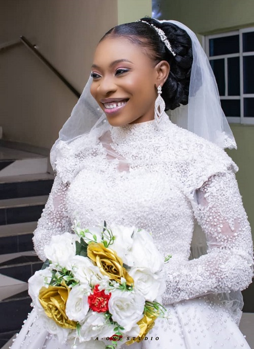 asabmc white wedding photo styles 5 - Queen Esther displaying her raw beauty in a white wedding gown